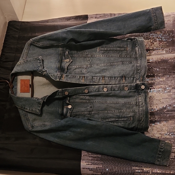 Lucky Brand Jackets & Blazers - 1 Vintage lucky brand jean jacket